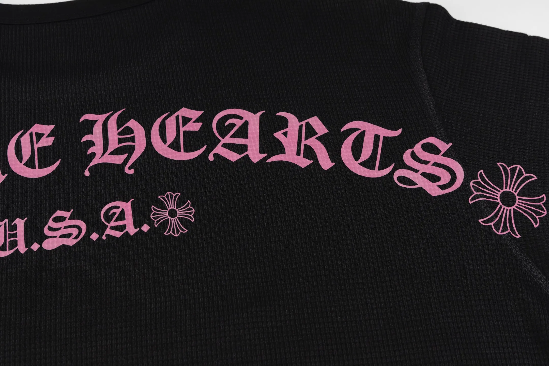 🅿️380 [Exclusive supply] CH Crow Heart USA limited black pink waffle long sleeves. The original version was purchased for 3500 and developed. The fabric is made of 280g cotton waffle double-layer material, and the printing is made of high-temperature heat transfer. The embroidery adopts imported Tajima embroidery. The overall wiring is straight and delicate, the fabric is comfortable and soft, and the color is consistent without color difference. It can be matched with the same style to create a fashionable look and control various occasions. Customized accessories, complete with three standards, same style for men and women! Size:S/M/L